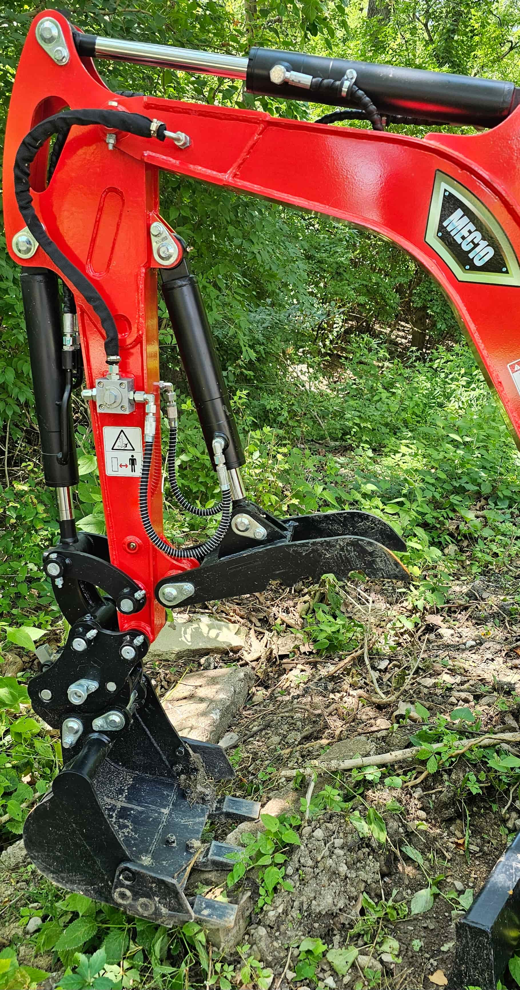 MEC10 mini excavator review photo 1