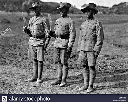 Gorkhas-with-GI2-khukuris