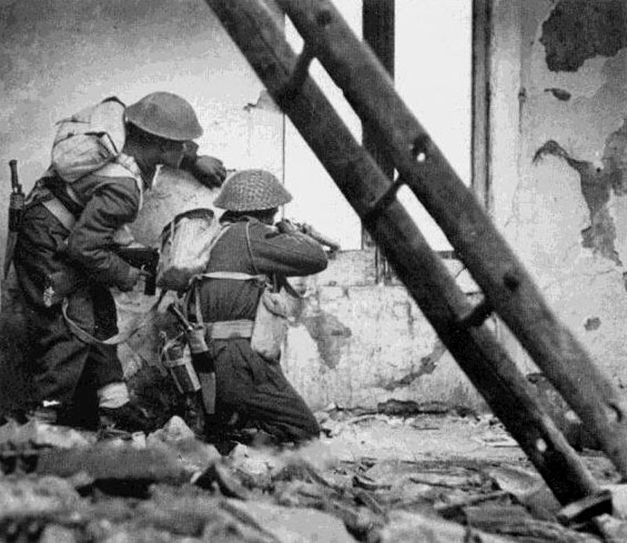 Khaki Issue in action in western fronts