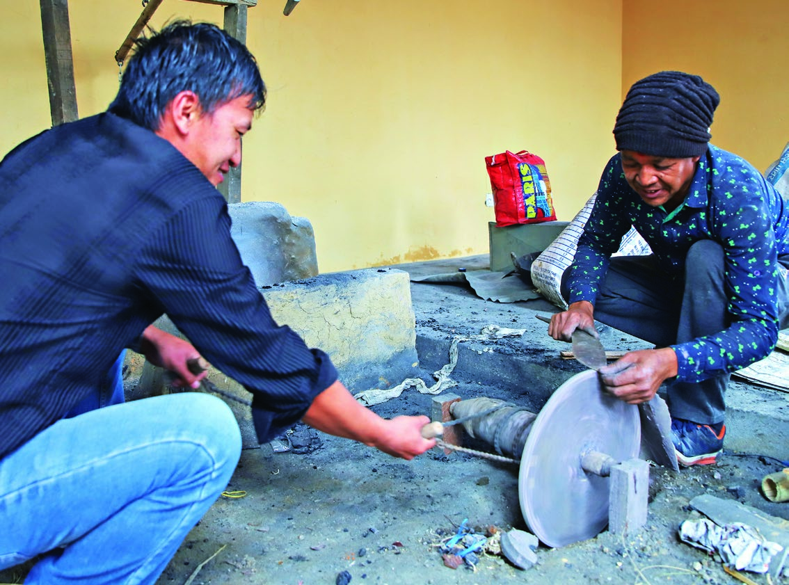 primitive knife sharpener