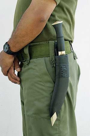 Carrying-placement-Wearing-gurkha-kukri