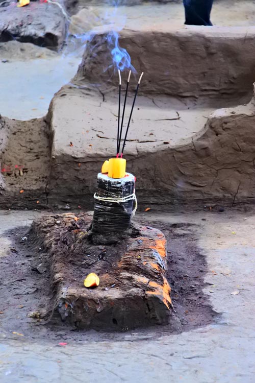 aaran- the typical and oldest workplace of kami (nepali blacksmith)