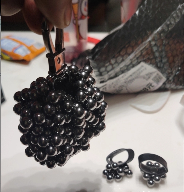 Strong magnetic pendant, slingshot force magnet, steel ball and iron attracting outdoor pendant, slingshot key buckle