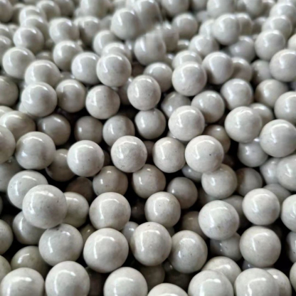 White slingshot clay pellets, magnetic clay pellets, diameter 8 - 11mm