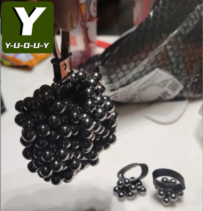 Y-U-O-U-Y Strong Magnetic Slingshot Key Buckle