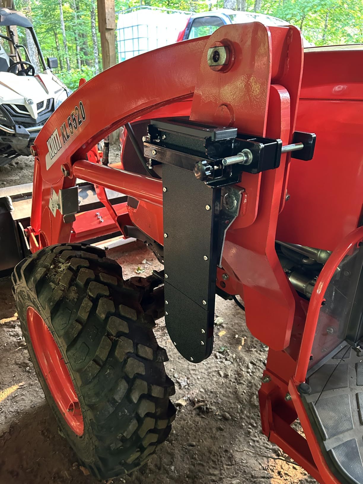 Heavy-duty Chainsaw Holder for Tractor