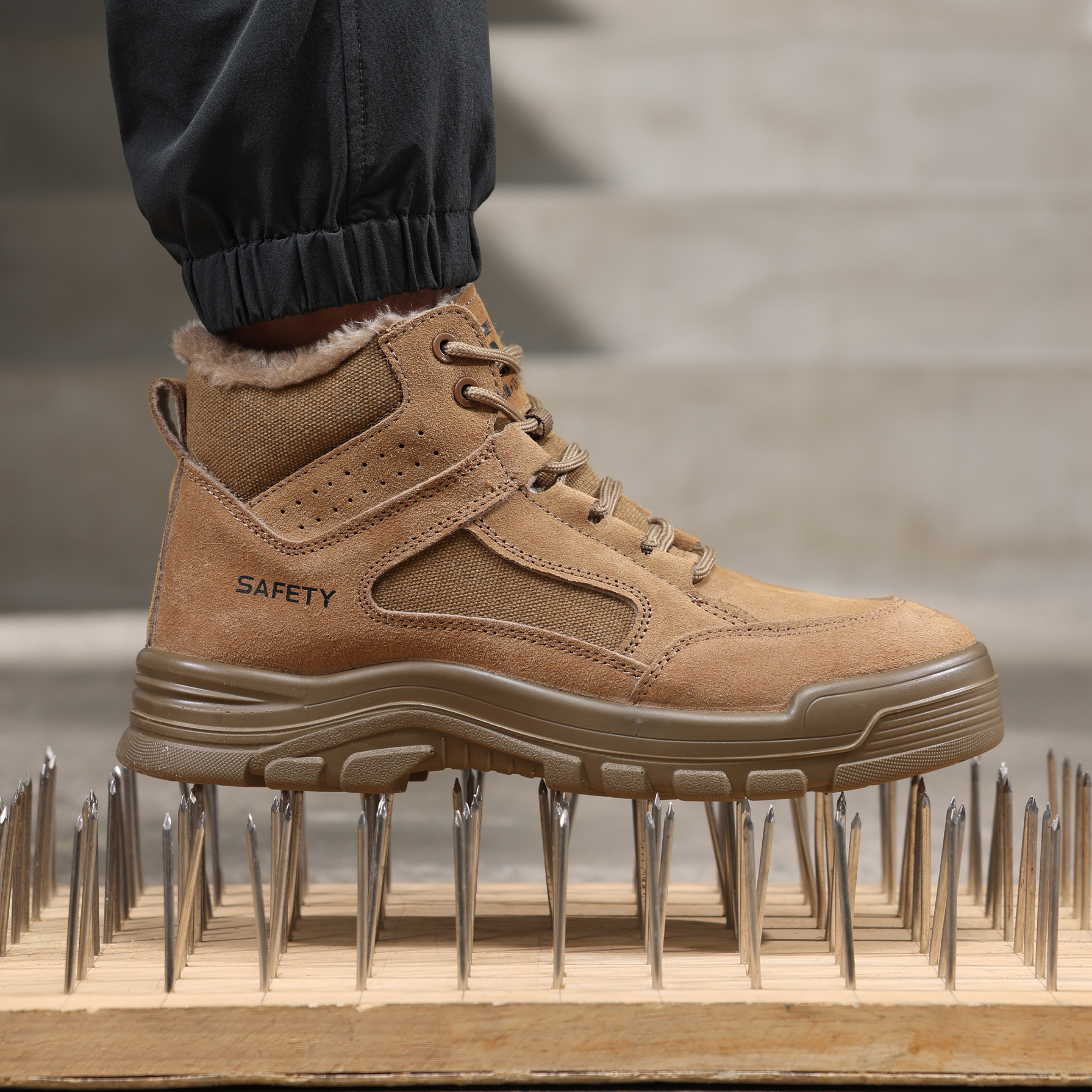 Brown summer breathable wear resistant steel toe safety shoes
