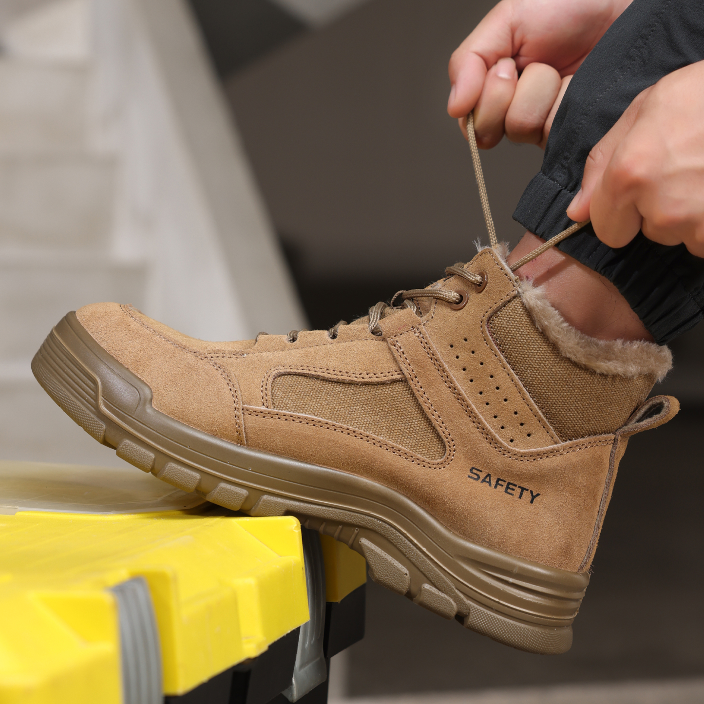 Brown summer breathable wear resistant steel toe safety shoes