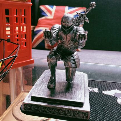 Knight Pen Holder