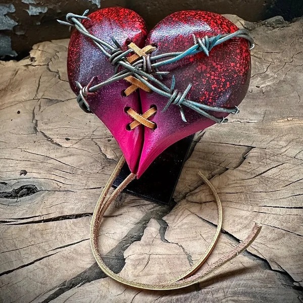 💔Broken Wood Heart on steel pedestal 💔