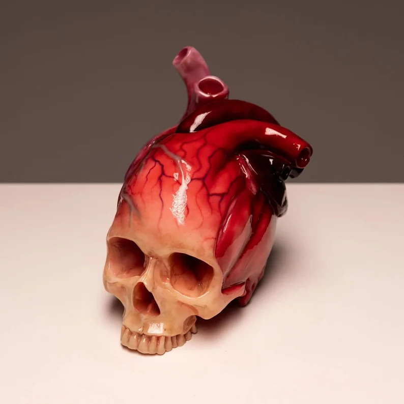 Skull Heart Desk ornament