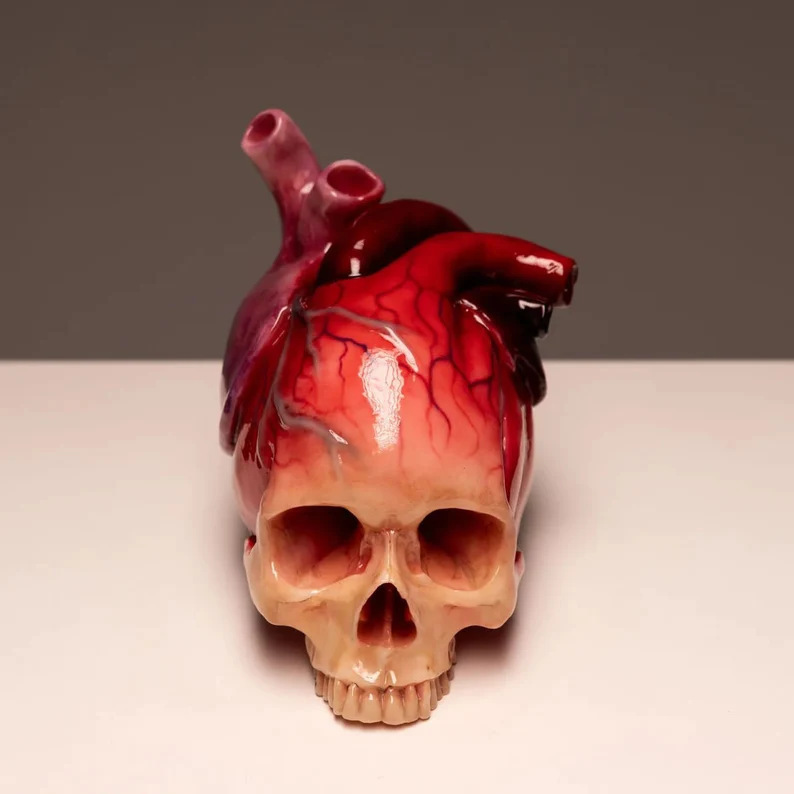 Skull Heart Desk ornament