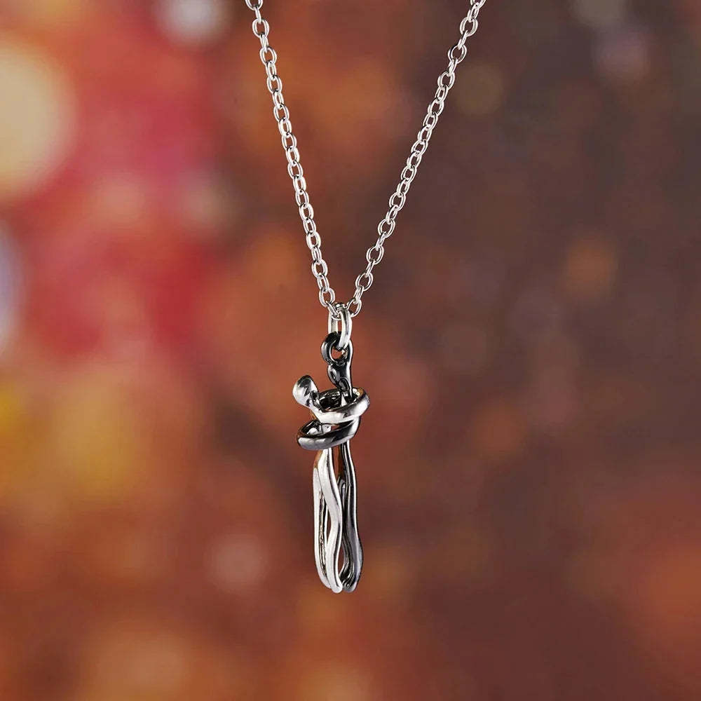 🏆35K+ SOLD! Couple's Hug Necklace（Gift box packaging🎁）