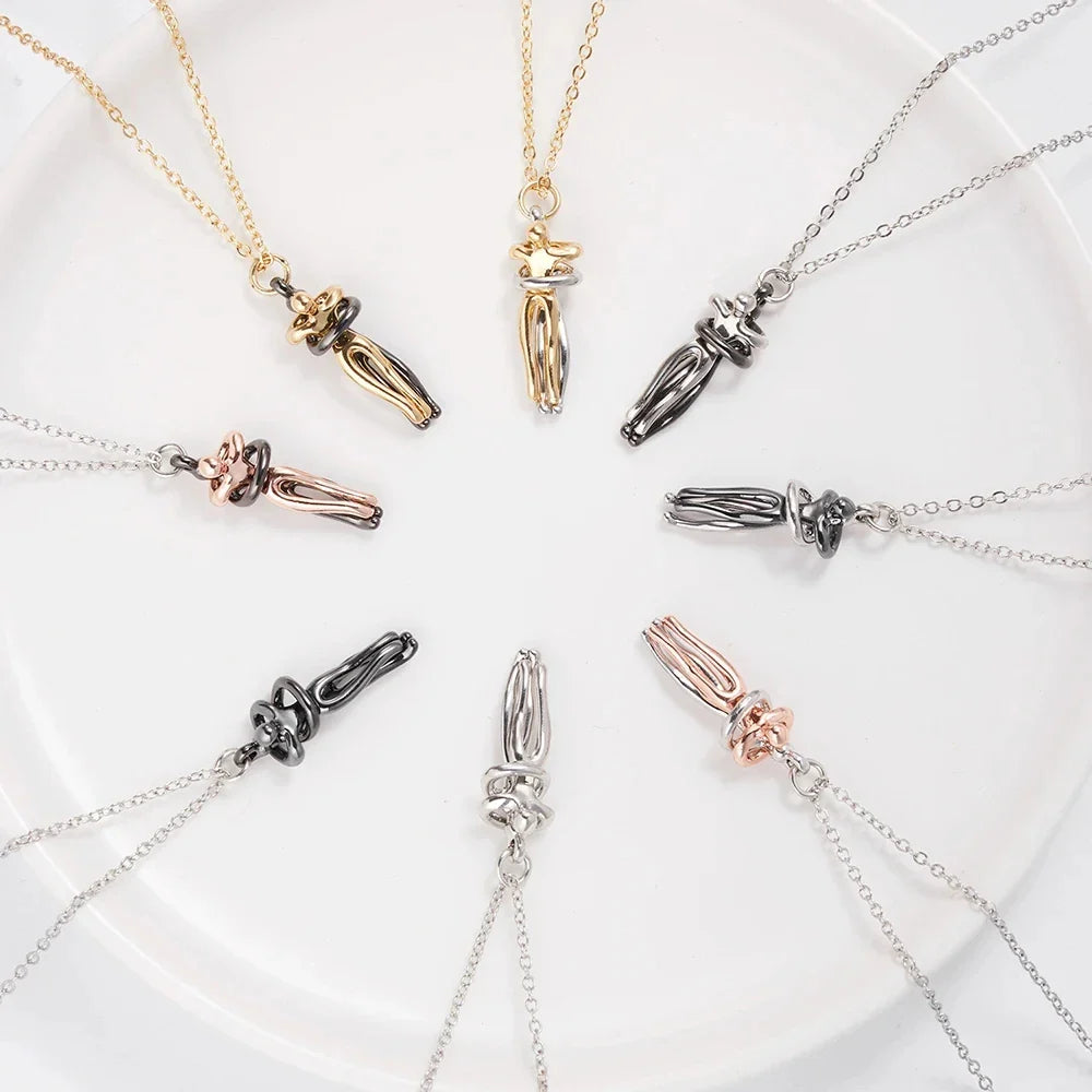 🏆35K+ SOLD! Couple's Hug Necklace（Gift box packaging🎁）