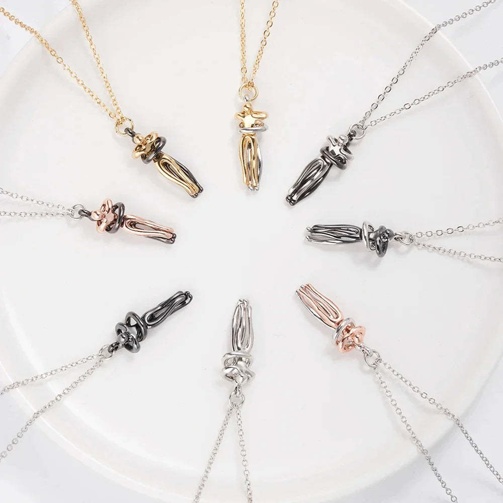 🏆35K+ SOLD! Couple's Hug Necklace（Gift box packaging🎁）