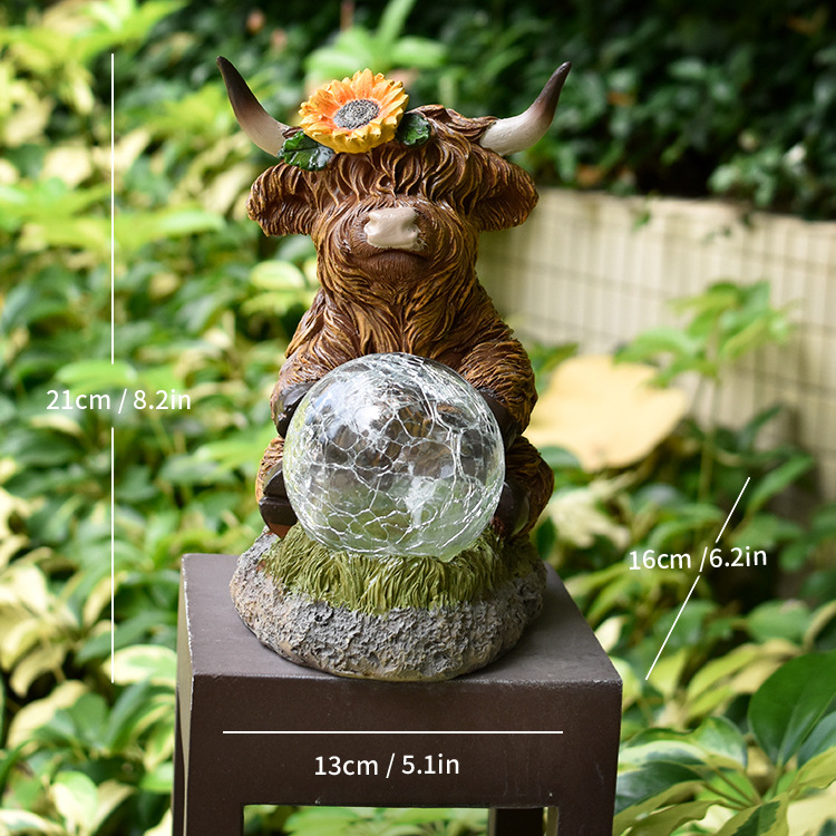 Solar Highland Cow Outdoor Statue with Lantern💡🐮