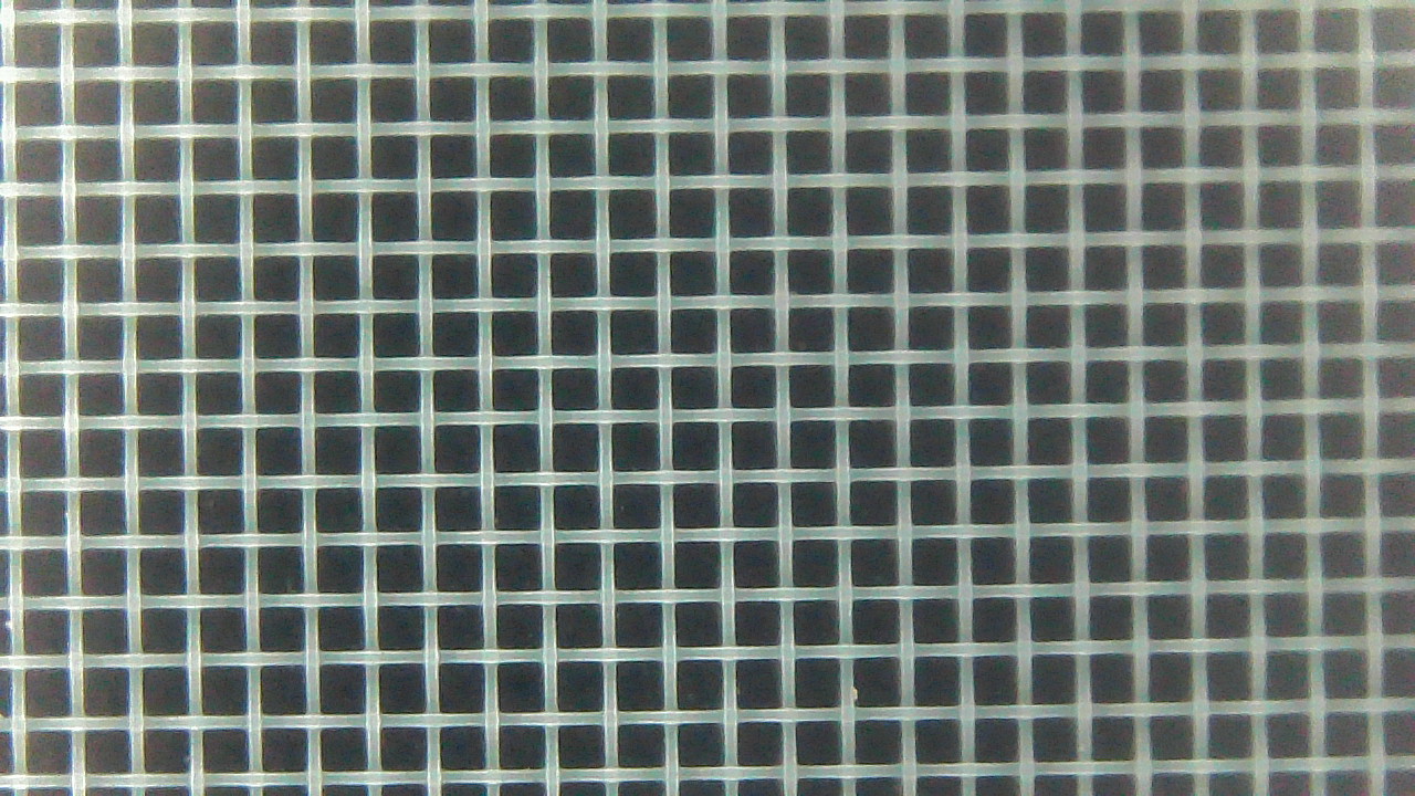 80 mesh screen close-up showing larger openings for heavier ink deposit