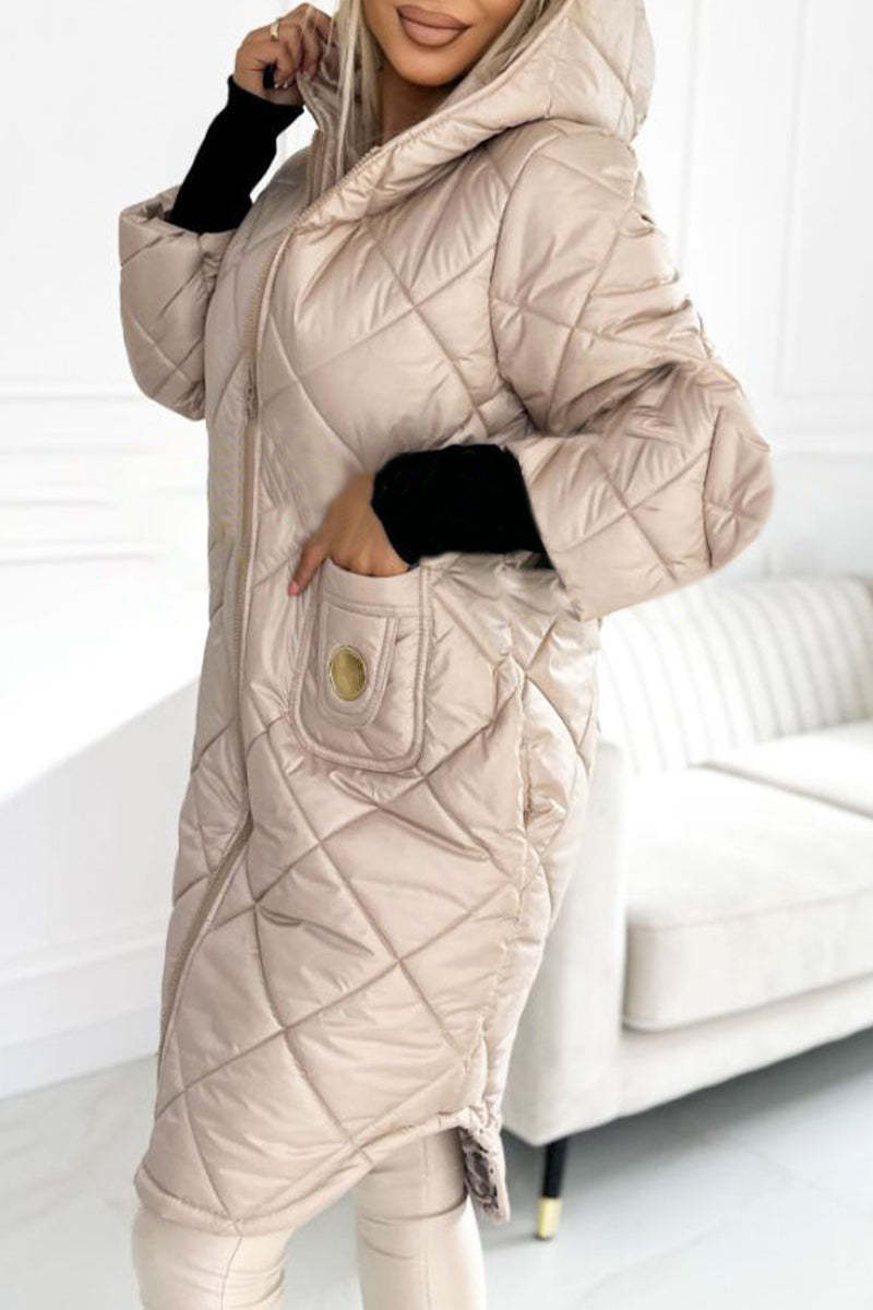 Chaqueta acolchada larga y moderna de estilo chic
