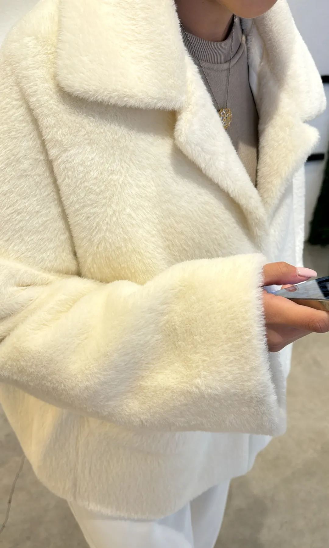 Lined Pocket Detailed Fur