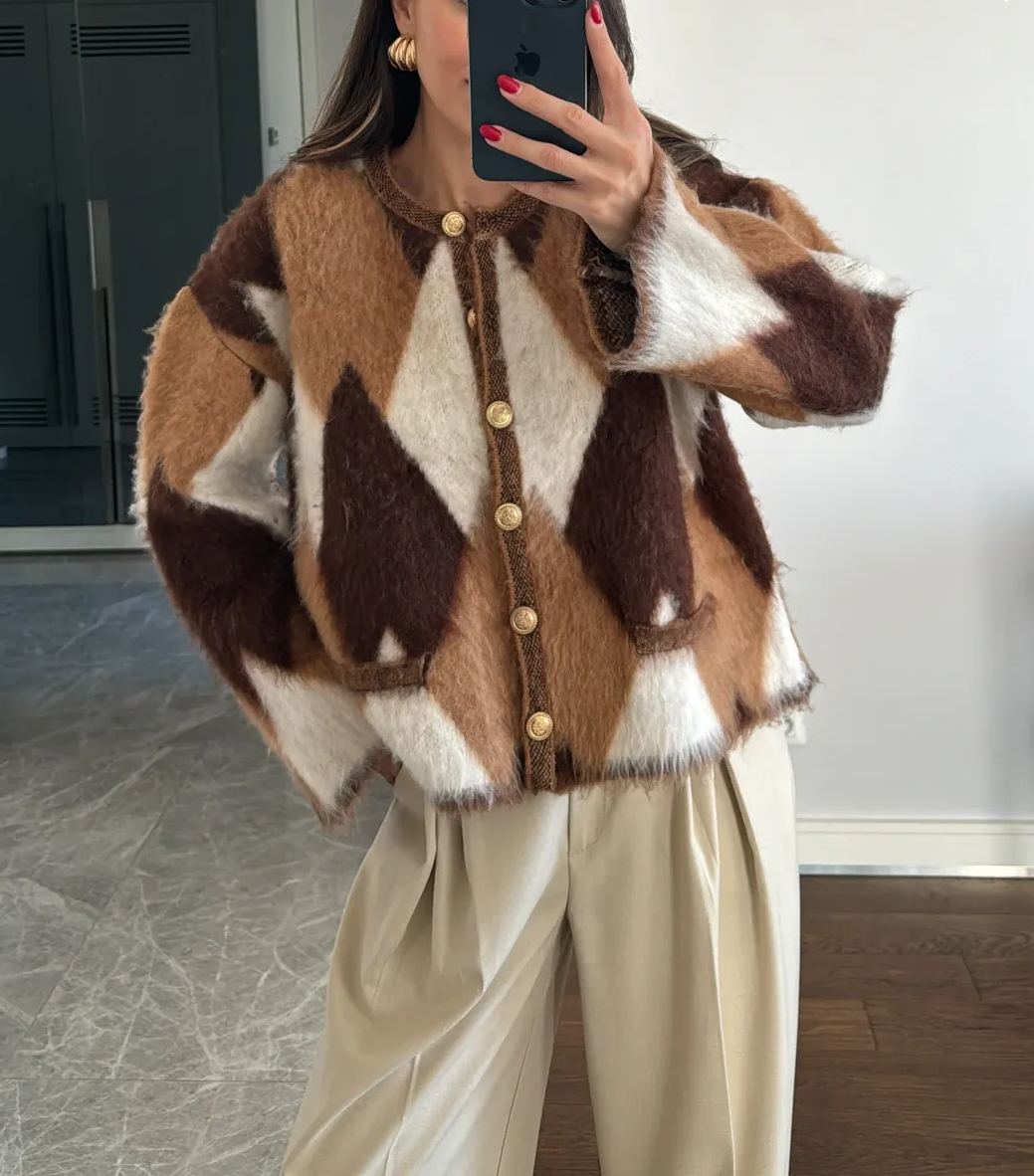 Special Production Diamond Patterned Cardigan