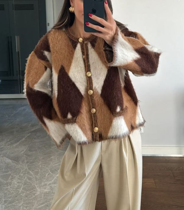 Special Production Diamond Patterned Cardigan