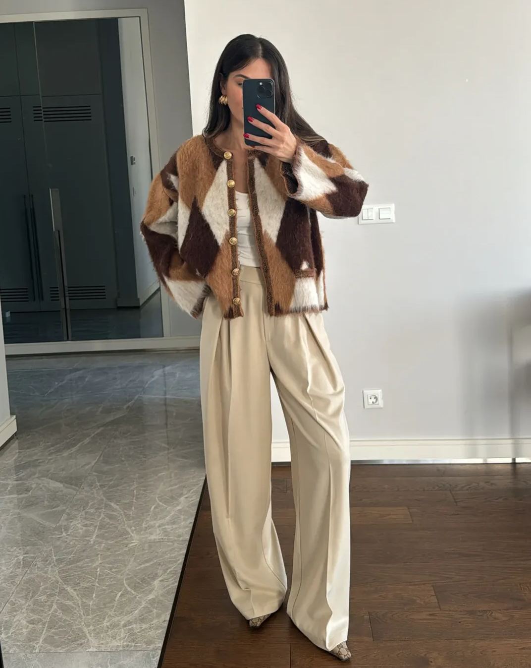 Special Production Diamond Patterned Cardigan