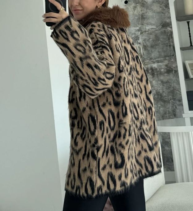 Brown Fur Collar Gold Buttoned Cardigan