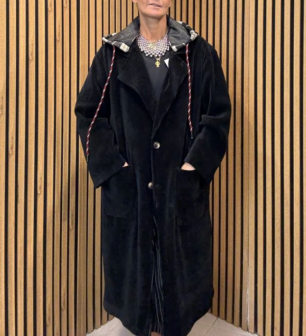 Soft wide-ribbed velvet jacket