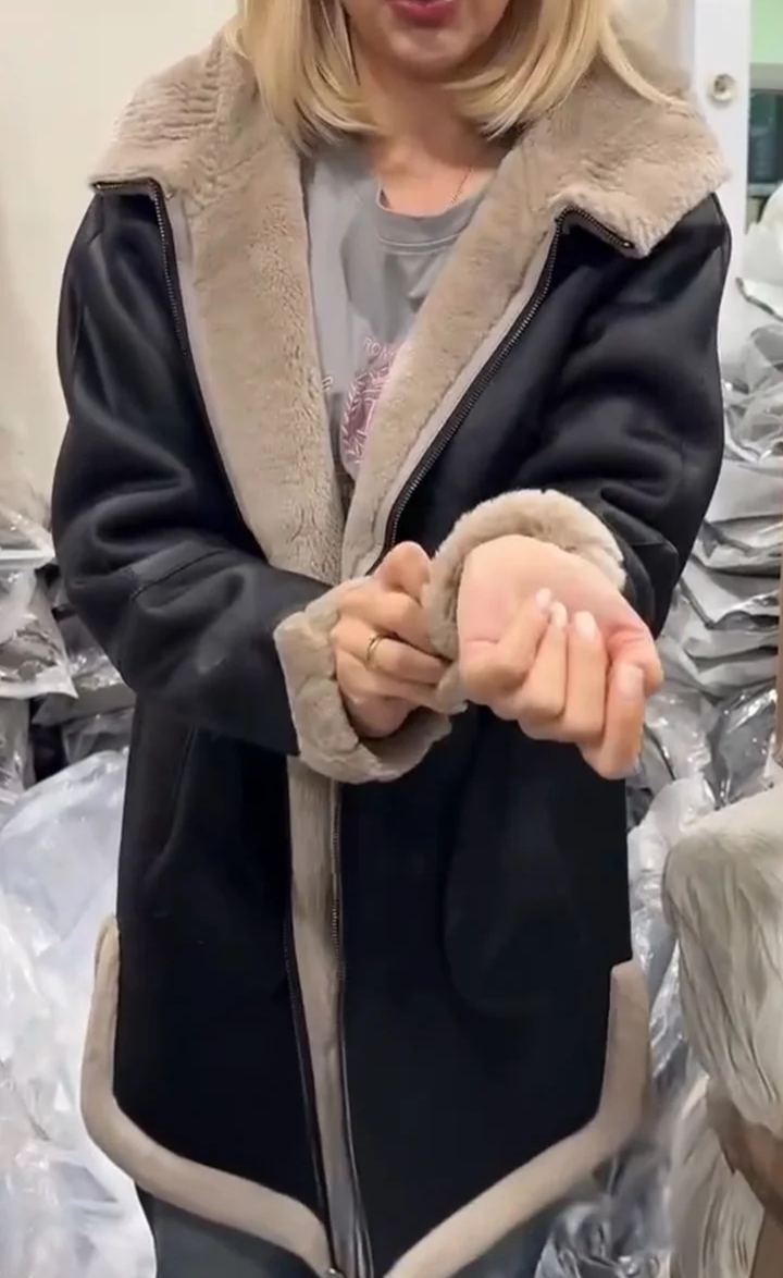 Women Standing Collar Plush Reversible Casual Coat