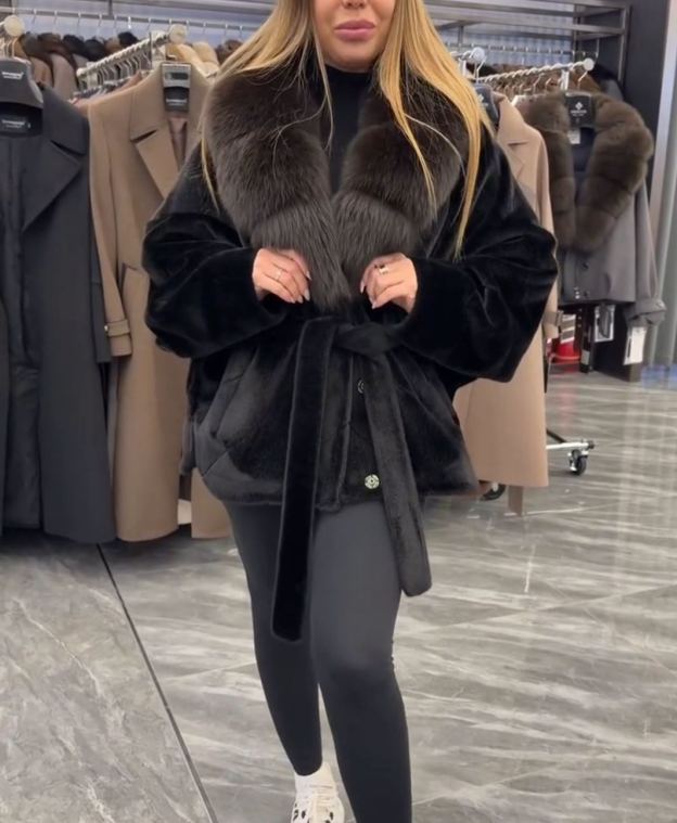 Vintage Glam Black Faux Fur Collared Coat