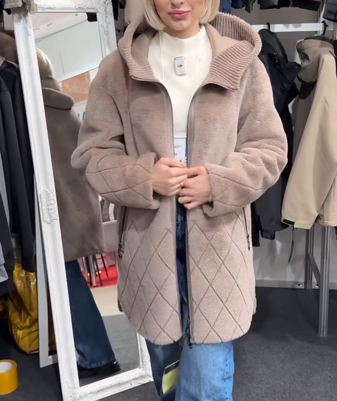 Light Luxury Diamond-Quilted Reversible Beige Coat