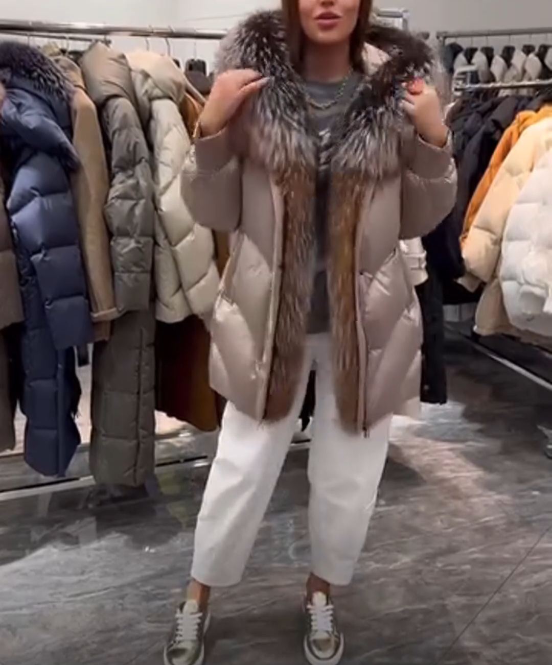 Stylish Down Coat with Faux Fur Trim