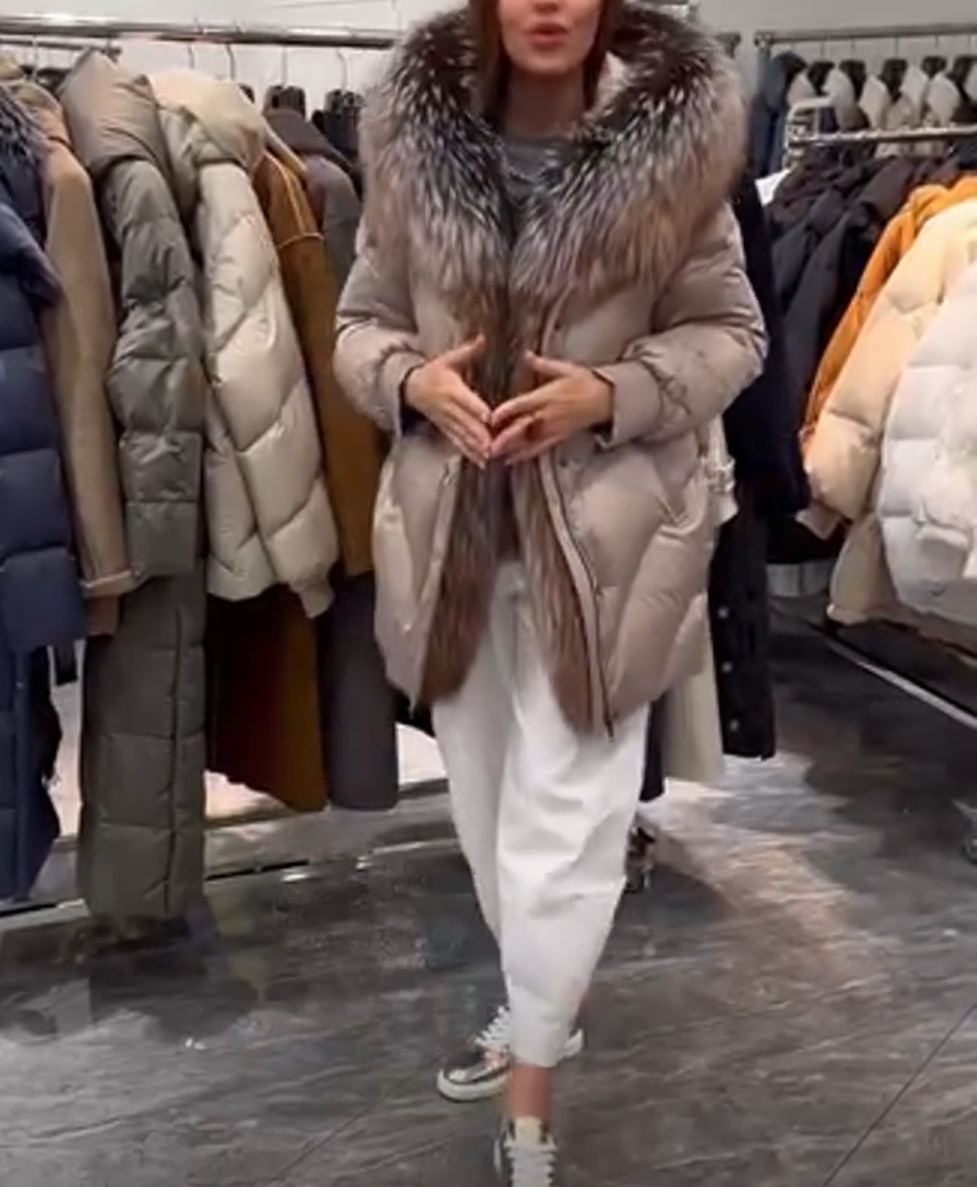 Stylish Down Coat with Faux Fur Trim