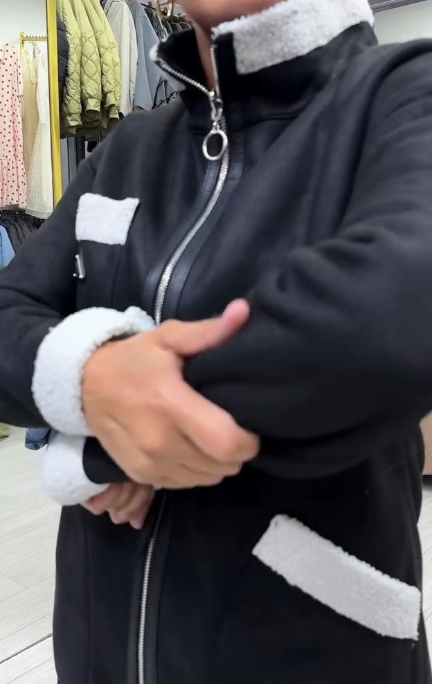 Fashion Functional Reversible Black-White Shearling Coat