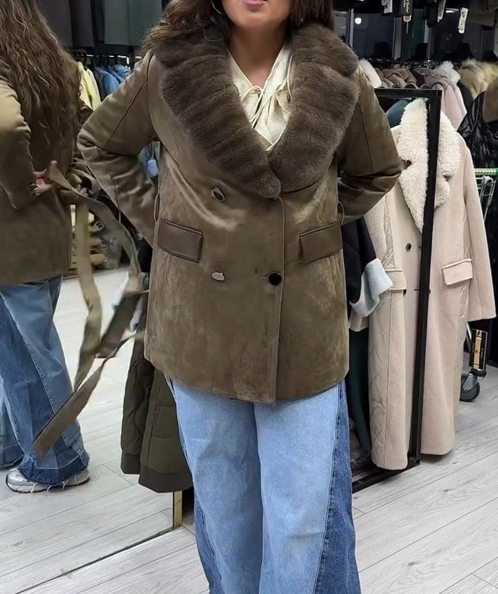 Light Luxury Vintage Olive Suede Coat with Faux Fur Collar