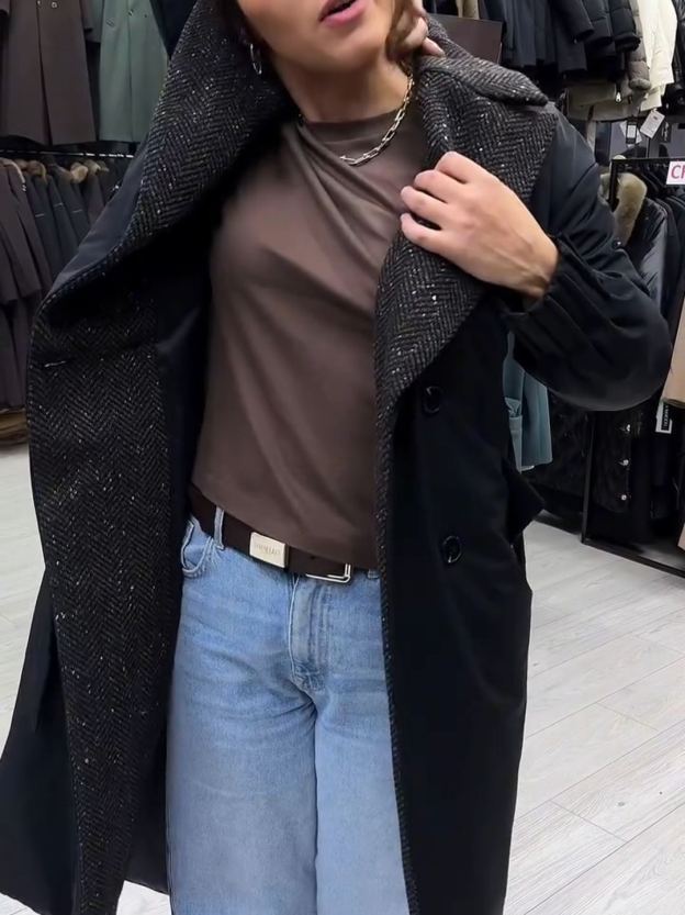 Vintage Contrast-Fabric Black Coat with Herringbone Collar