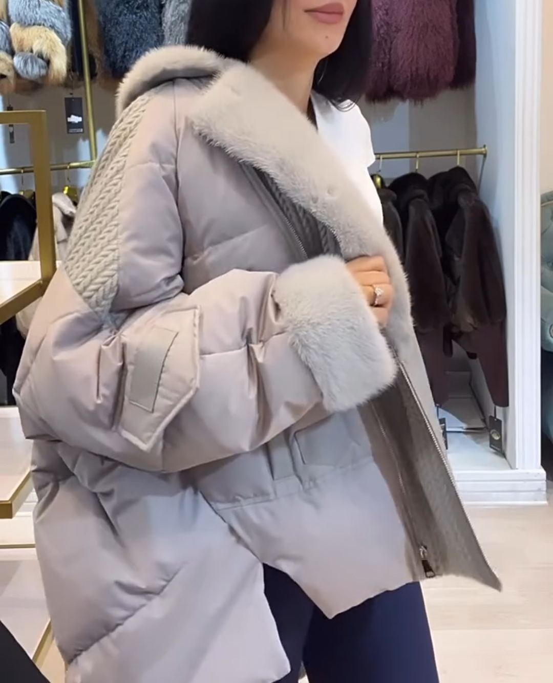 Light Luxury Textured-Panel Light grey Down Coat with Faux Fur Trim