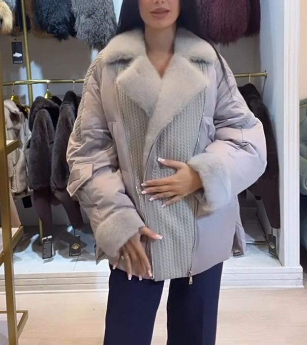 Light Luxury Textured-Panel Light grey Down Coat with Faux Fur Trim