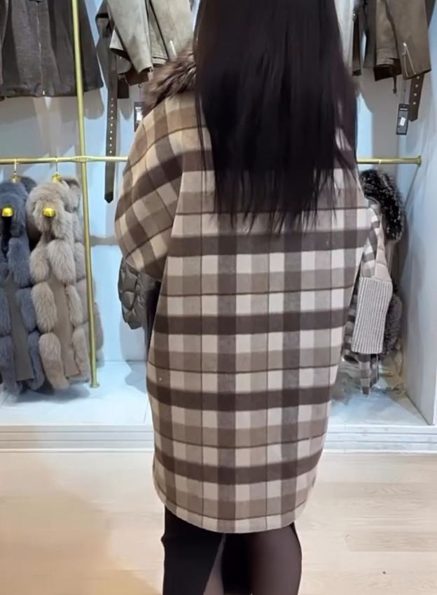 Light Luxury Textured Panel Puffer-Plaid Coat with Detachable Fur