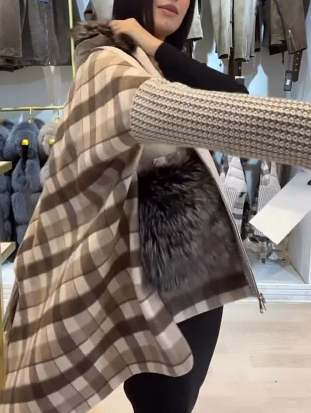 Light Luxury Textured Panel Puffer-Plaid Coat with Detachable Fur