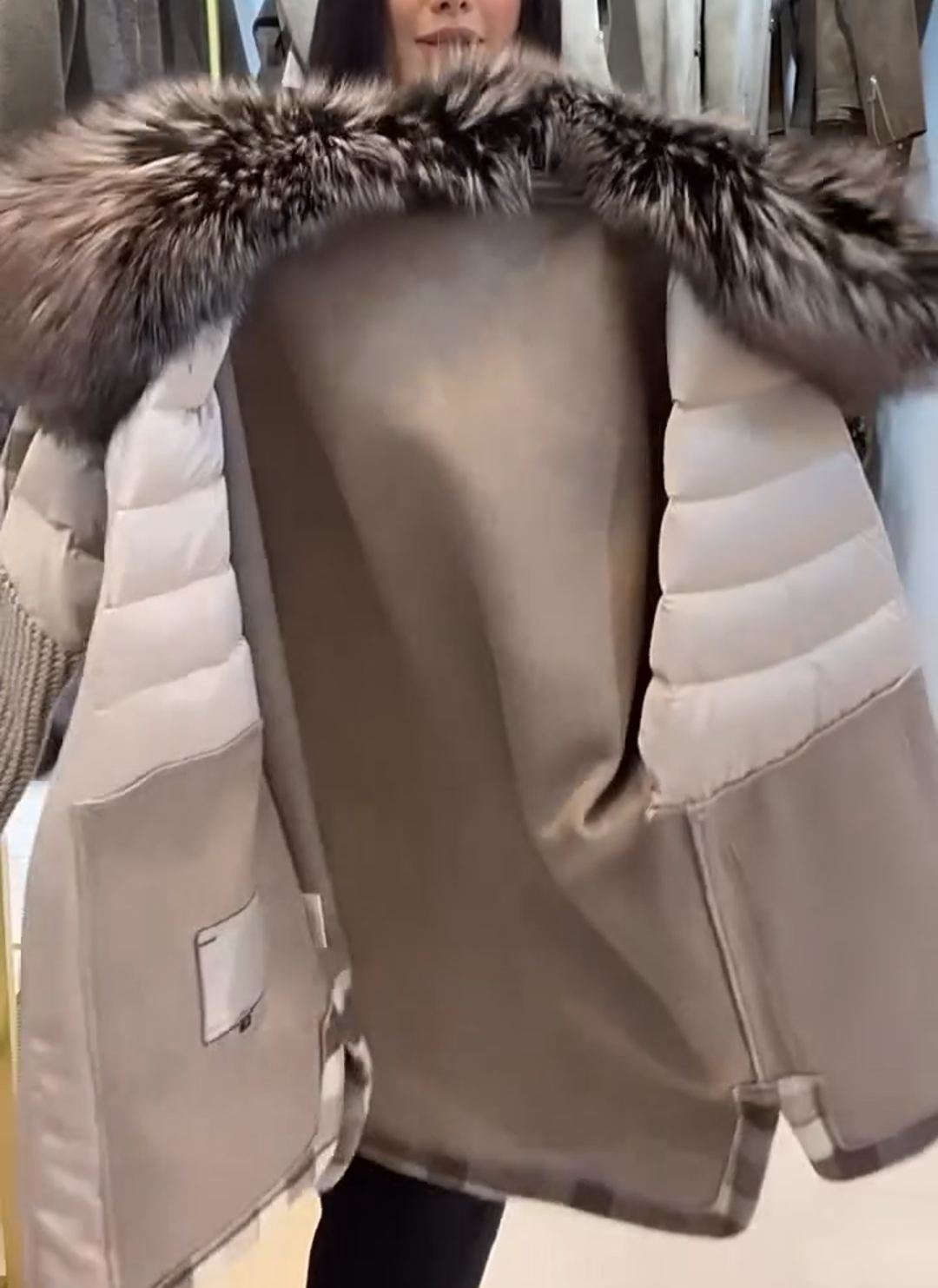 Light Luxury Textured Panel Puffer-Plaid Coat with Detachable Fur