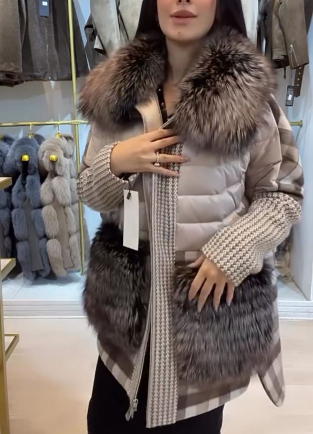 Light Luxury Textured Panel Puffer-Plaid Coat with Detachable Fur