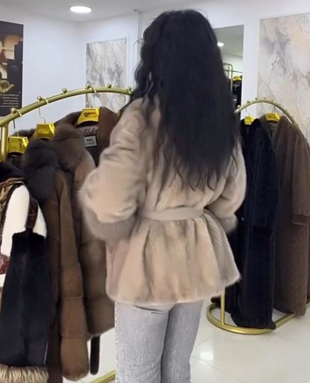 Fashion Contrast-Sleeve Beige-Gray Faux Fur Coat