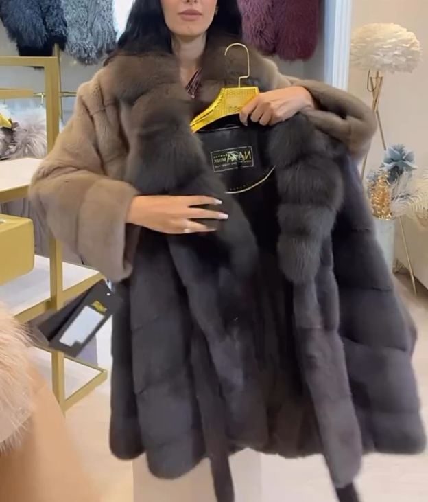 Light Luxury Contrast-Collar Gray Faux Fur Coat