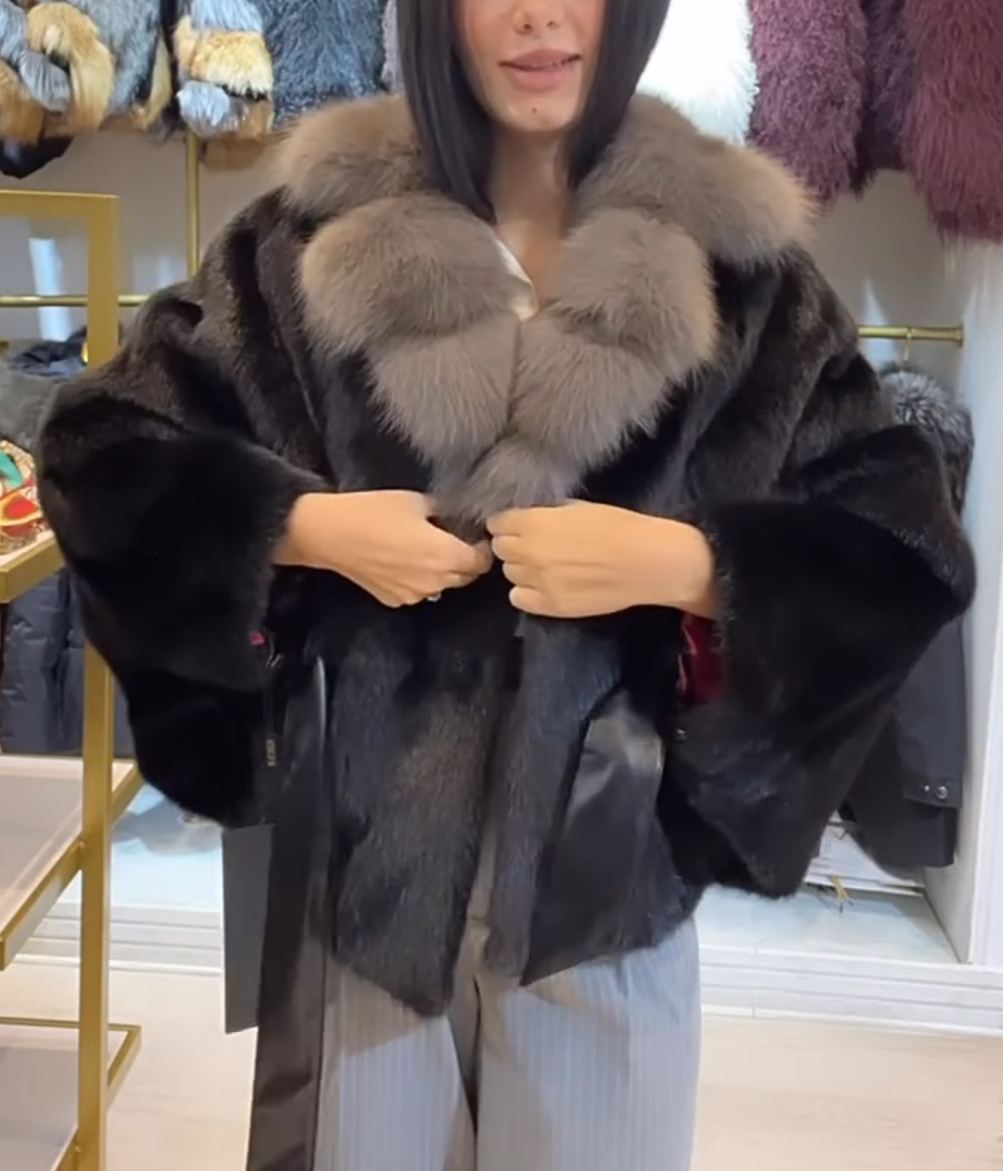 Light Luxury Contrast-Collar Black Faux Fur Coat