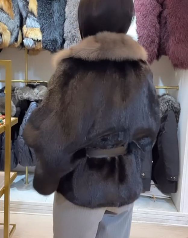Light Luxury Contrast-Collar Black Faux Fur Coat