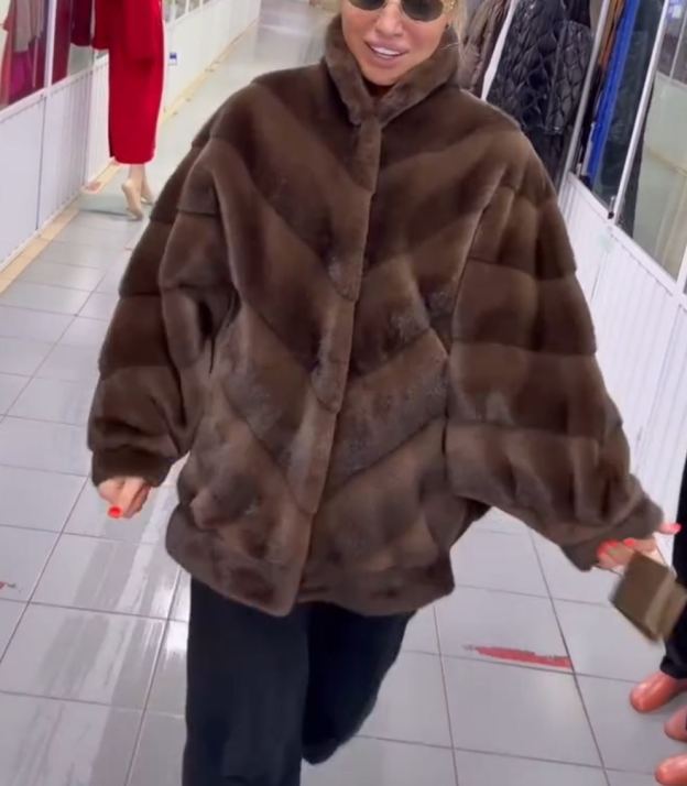 Light Luxury Textured Brown Faux Fur Coat