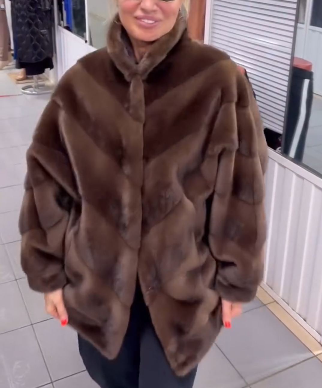 Light Luxury Textured Brown Faux Fur Coat