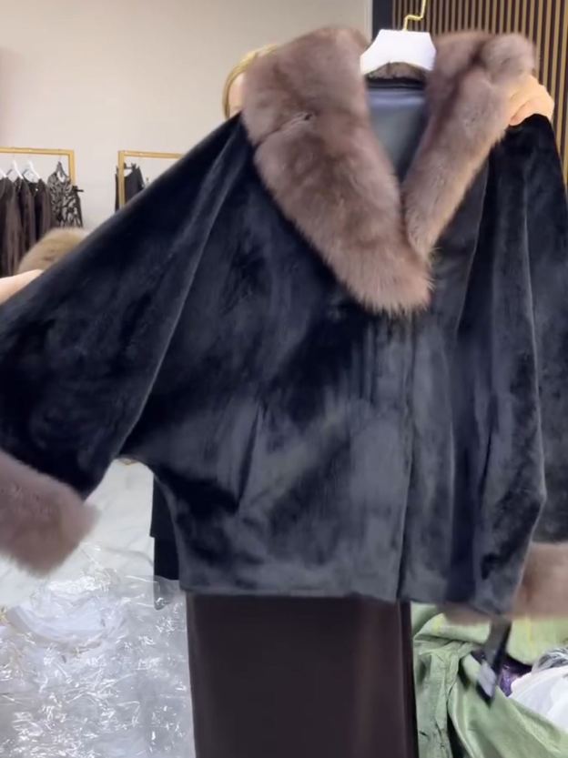 Urban Elegant White Coat with Brown Fur