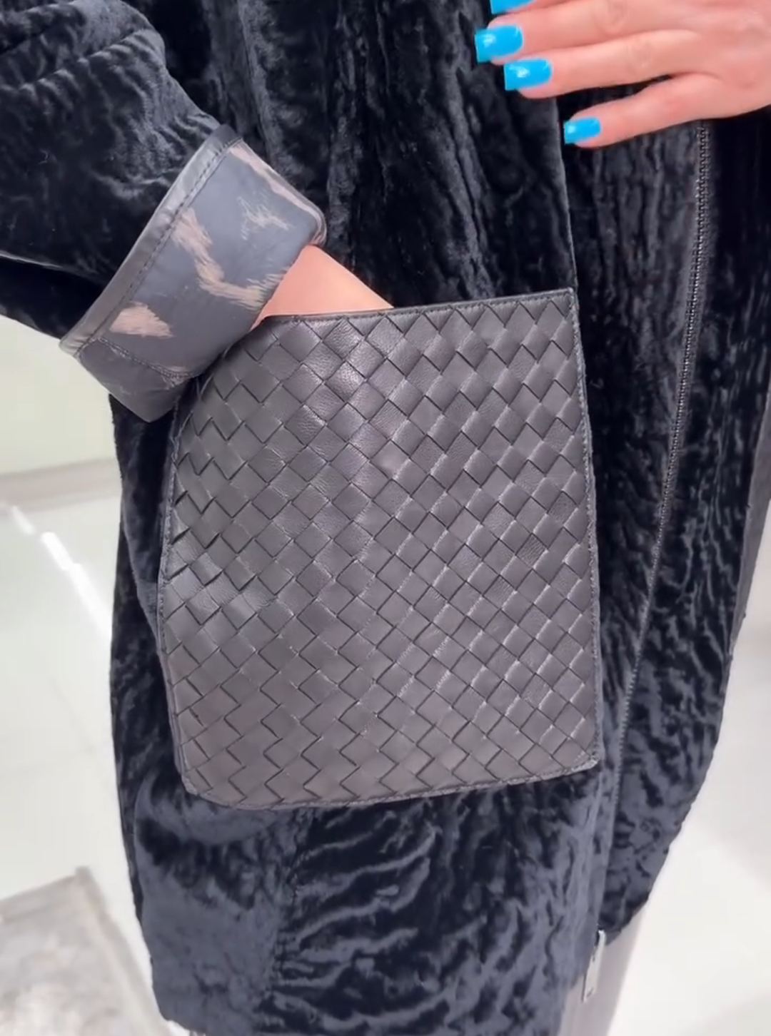 Leopard-Print Lining Black Faux Fur Jacket